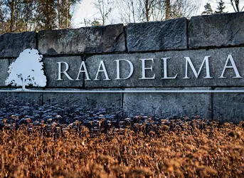 Uusia rivitalokoteja historialliseen Raadelmaan